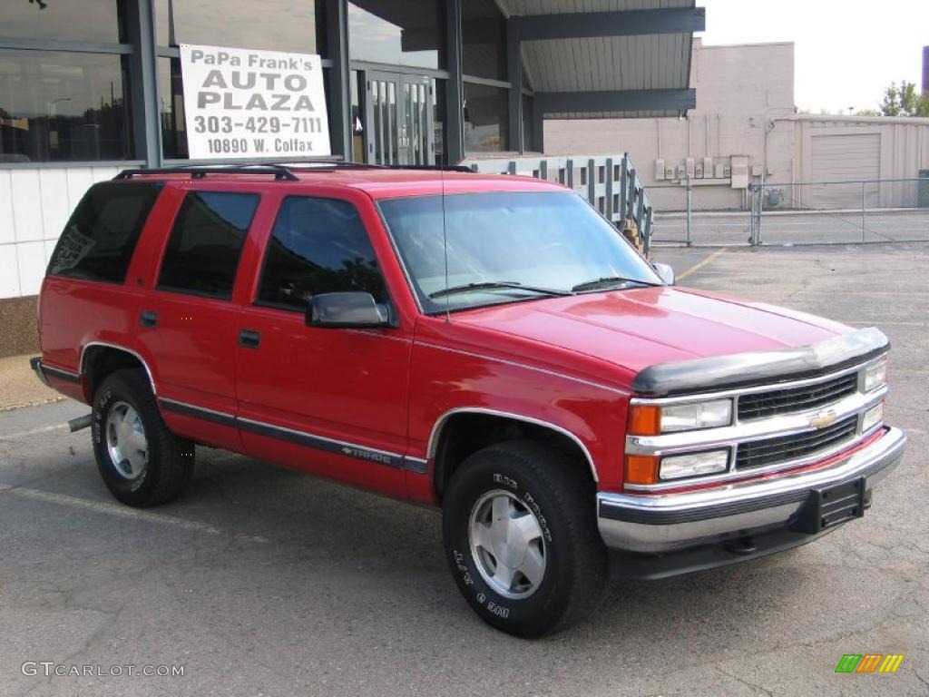 1999 Tahoe LS 4x4 - Victory Red / Gray photo #4
