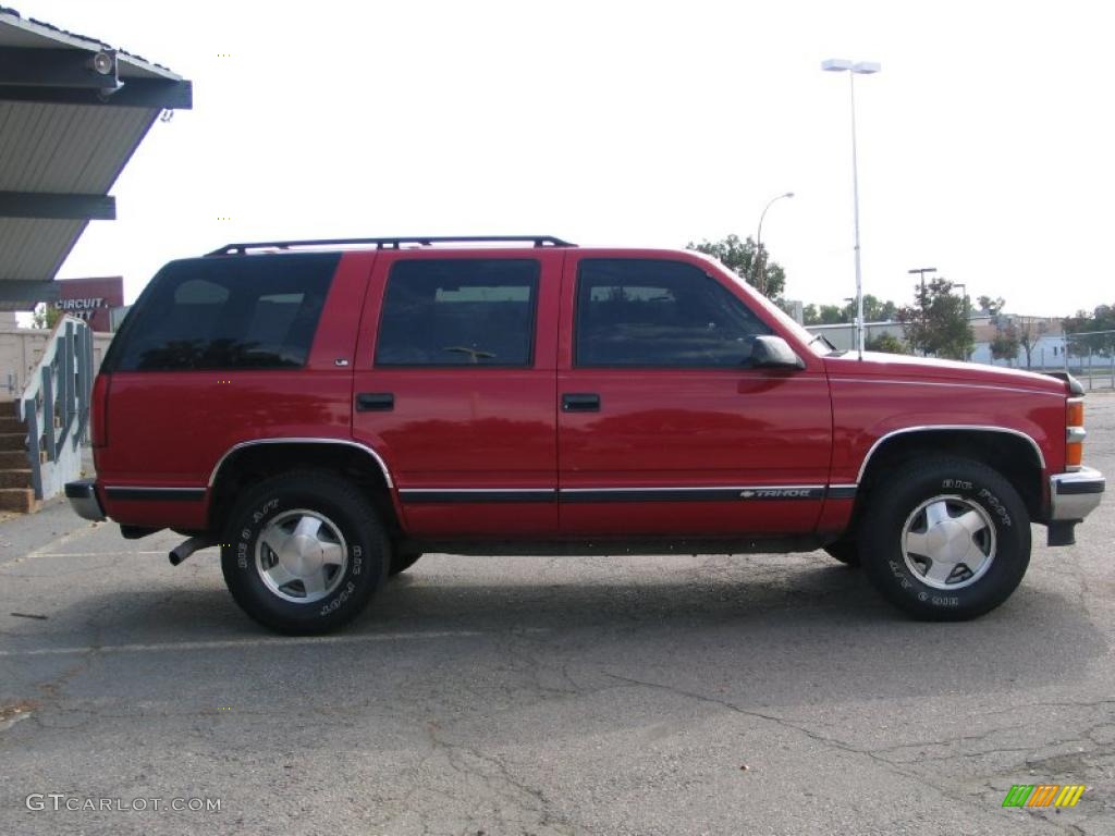 1999 Tahoe LS 4x4 - Victory Red / Gray photo #5