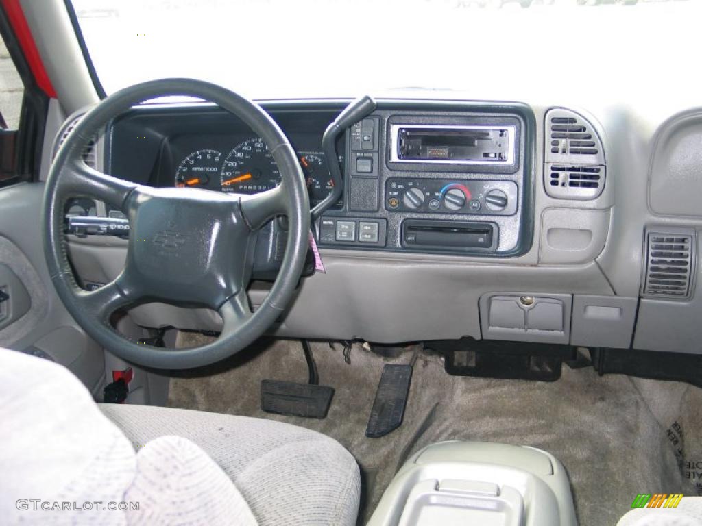 1999 Tahoe LS 4x4 - Victory Red / Gray photo #8