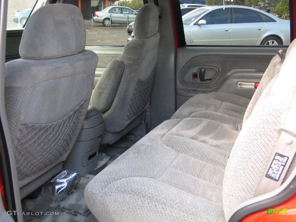 1999 Tahoe LS 4x4 - Victory Red / Gray photo #11
