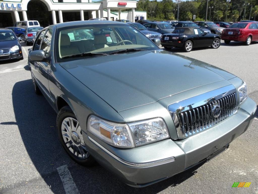 2006 Grand Marquis GS - Light Tundra Metallic / Light Camel photo #1