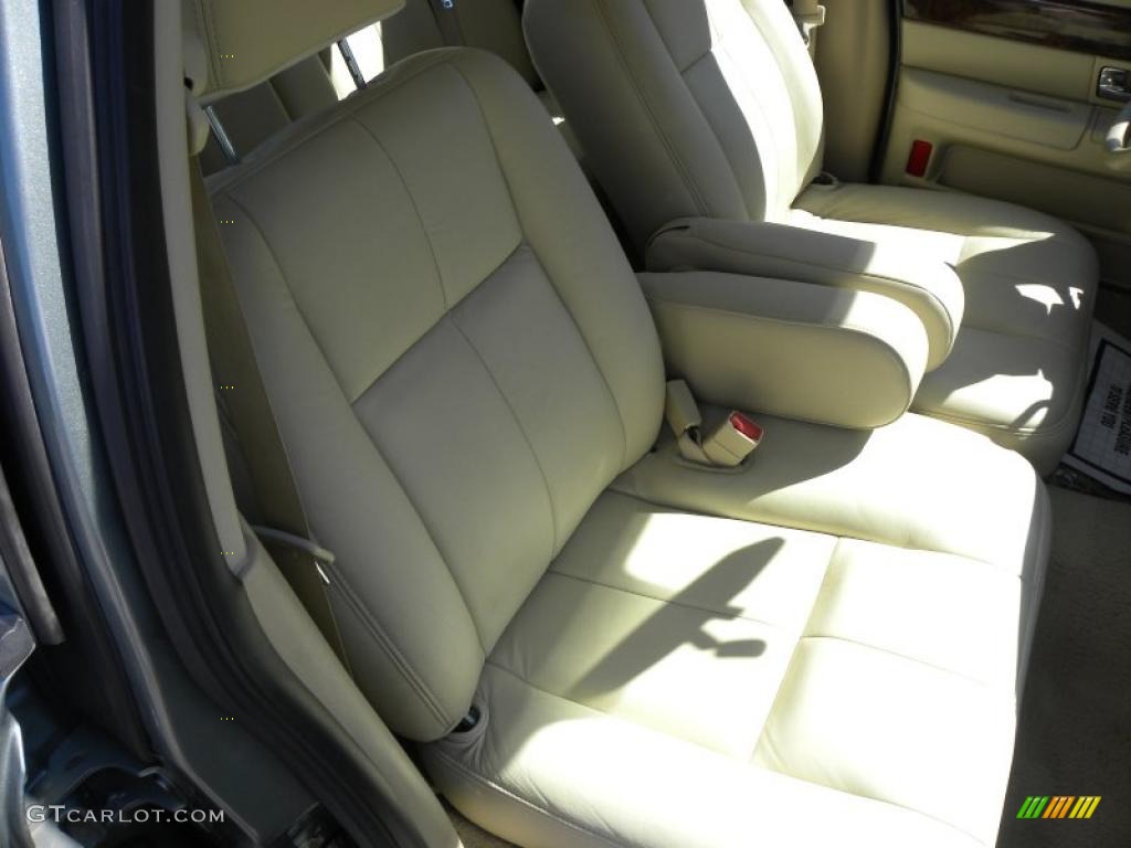 2006 Grand Marquis GS - Light Tundra Metallic / Light Camel photo #8