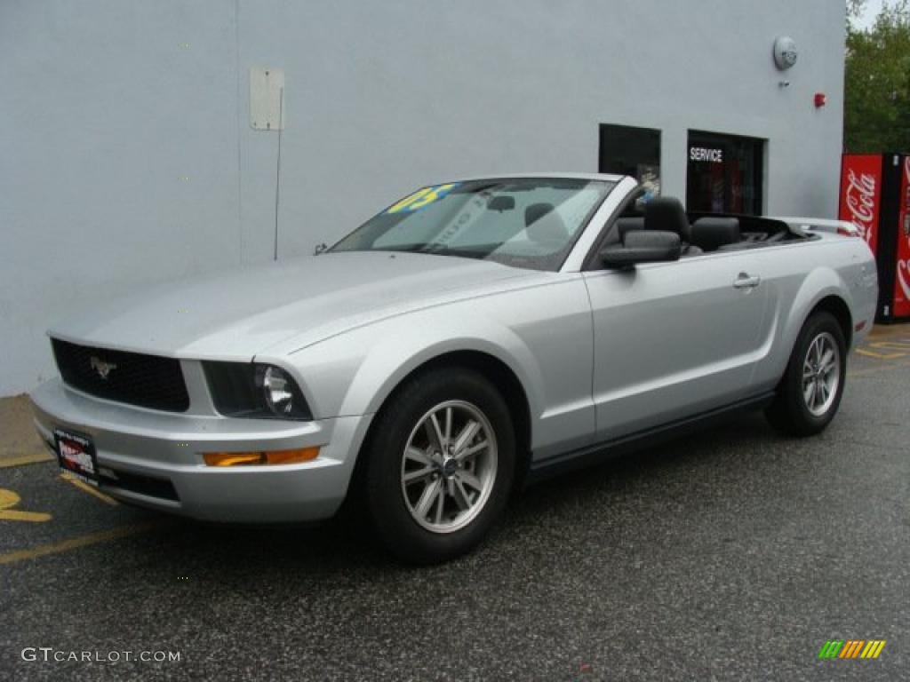 2005 Mustang V6 Premium Convertible - Satin Silver Metallic / Dark Charcoal photo #1