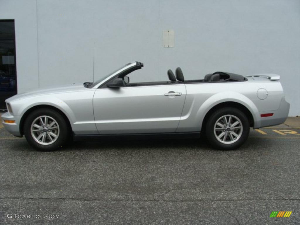 2005 Mustang V6 Premium Convertible - Satin Silver Metallic / Dark Charcoal photo #4