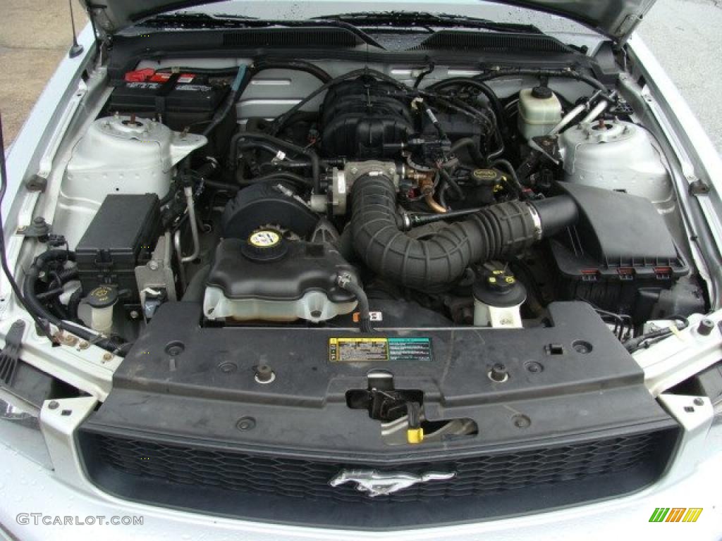 2005 Mustang V6 Premium Convertible - Satin Silver Metallic / Dark Charcoal photo #16