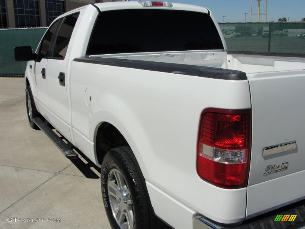 2006 F150 XLT SuperCrew - Oxford White / Medium/Dark Flint photo #5