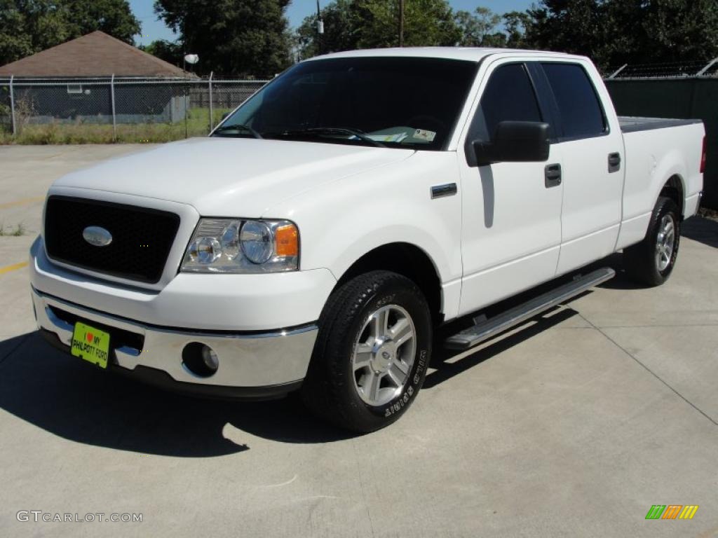 2006 F150 XLT SuperCrew - Oxford White / Medium/Dark Flint photo #7