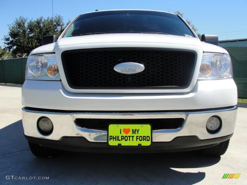 2006 F150 XLT SuperCrew - Oxford White / Medium/Dark Flint photo #9