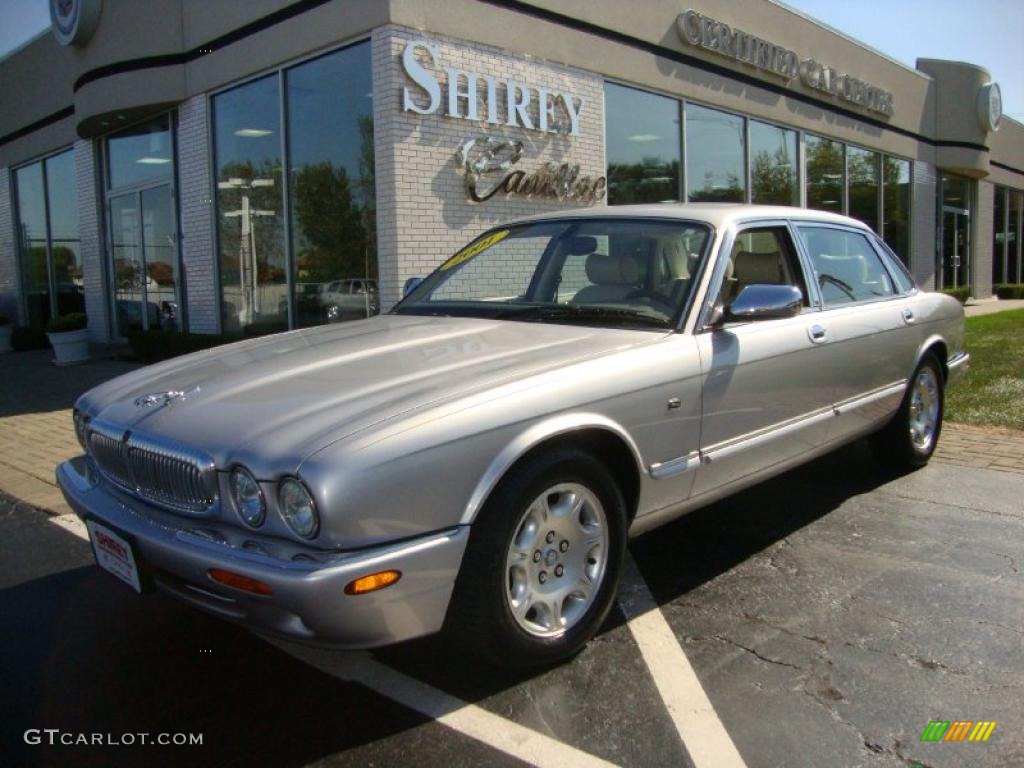 Platinum Silver Metallic Jaguar XJ