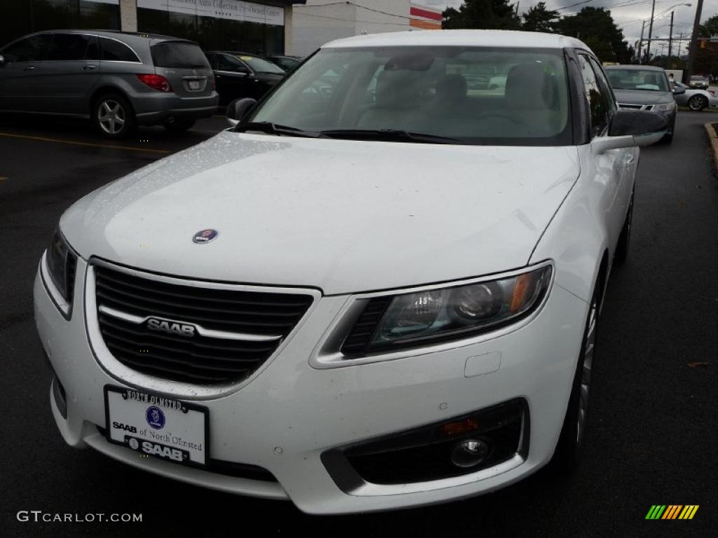 2010 9-5 Aero Sedan XWD - Arctic White / Light Neutral photo #1