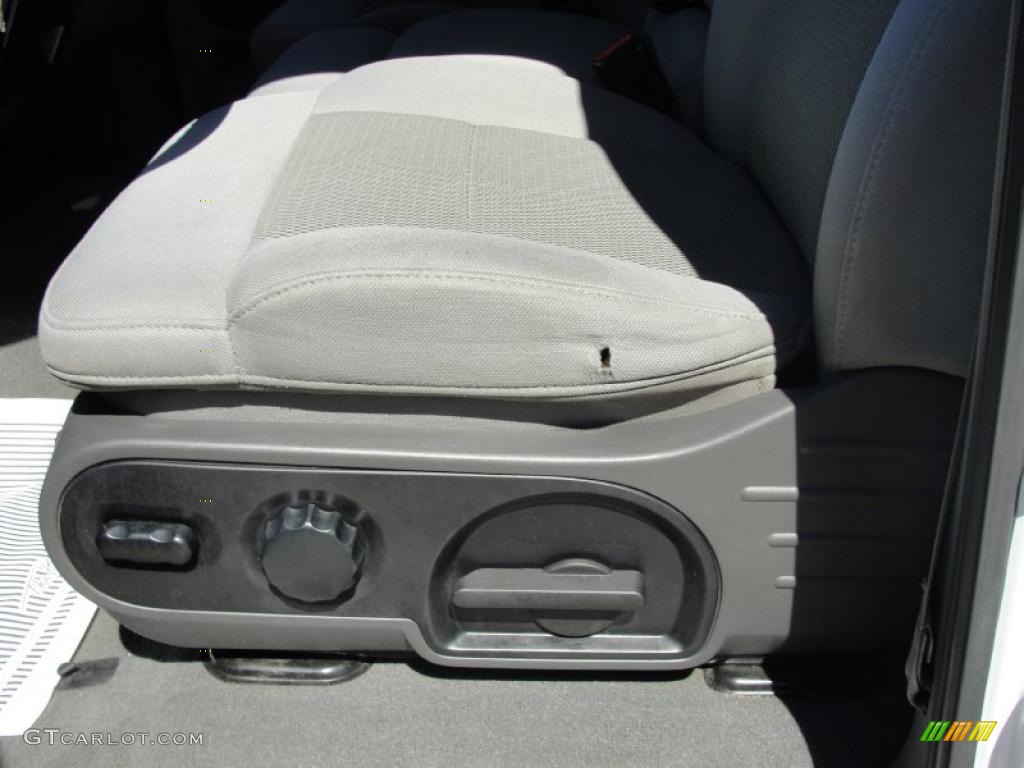 2006 F150 XLT SuperCrew - Oxford White / Medium/Dark Flint photo #34