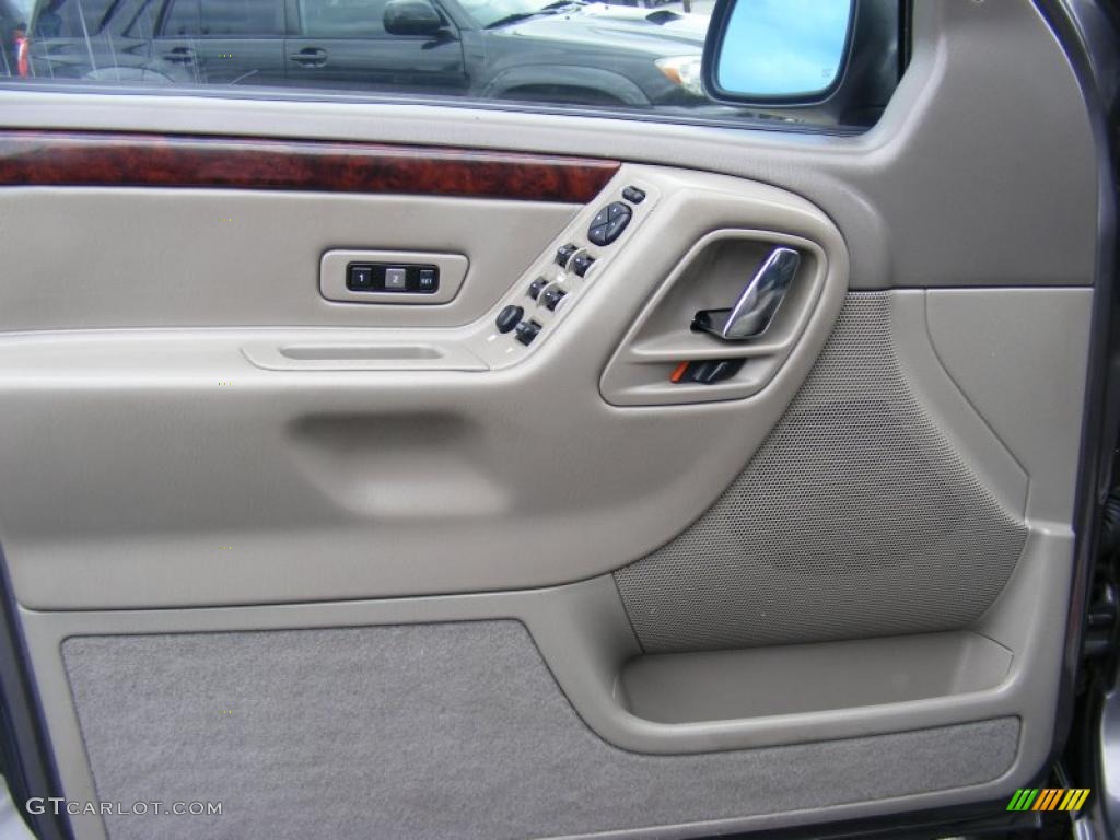 2004 Grand Cherokee Limited 4x4 - Graphite Metallic / Taupe photo #36