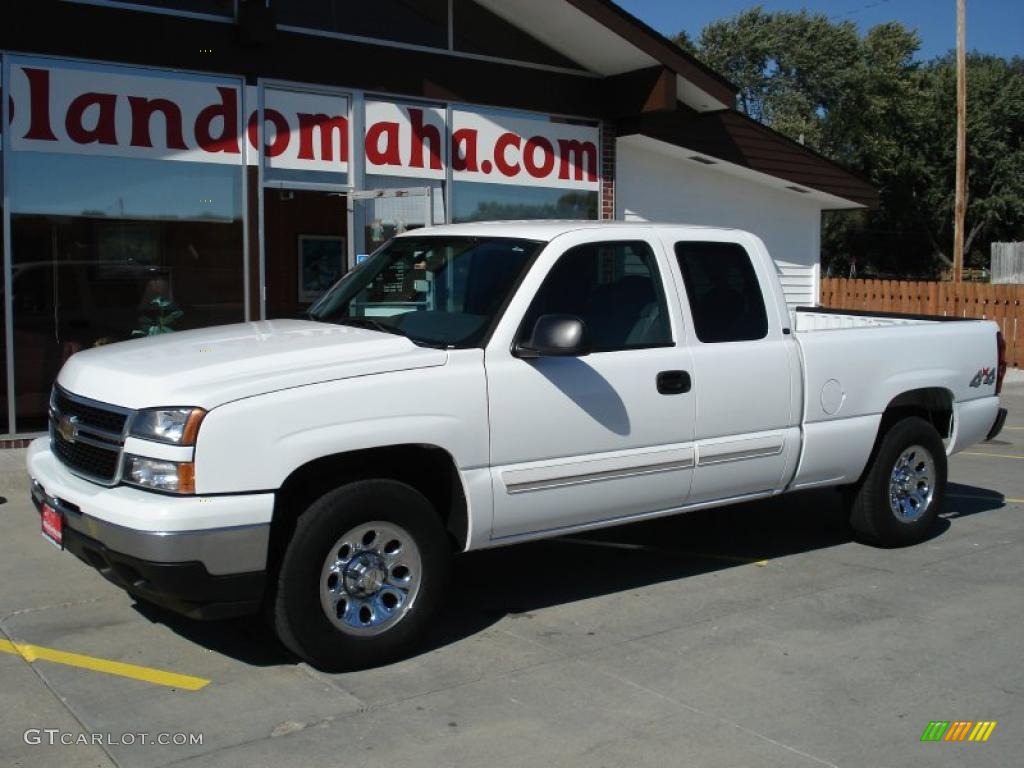 2006 Silverado 1500 LS Extended Cab 4x4 - Summit White / Dark Charcoal photo #3