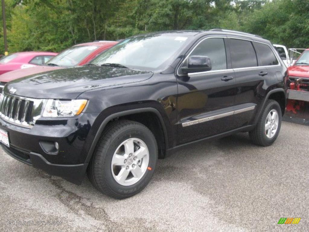 2011 Grand Cherokee Laredo 4x4 - Blackberry Pearl / Black photo #1