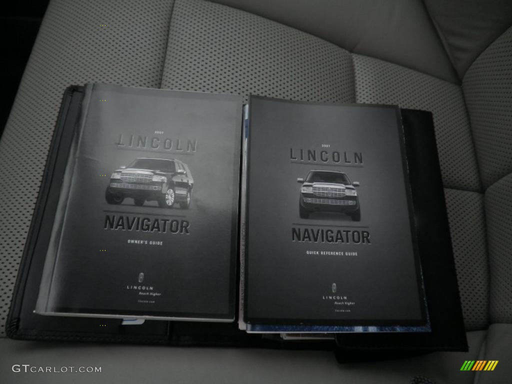 2007 Navigator Ultimate 4x4 - Dark Blue Pearl Metallic / Stone/Charcoal photo #14