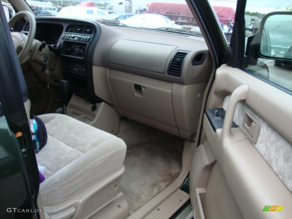 2002 Trooper LS 4x4 - Dragon Green Mica / Beige photo #18