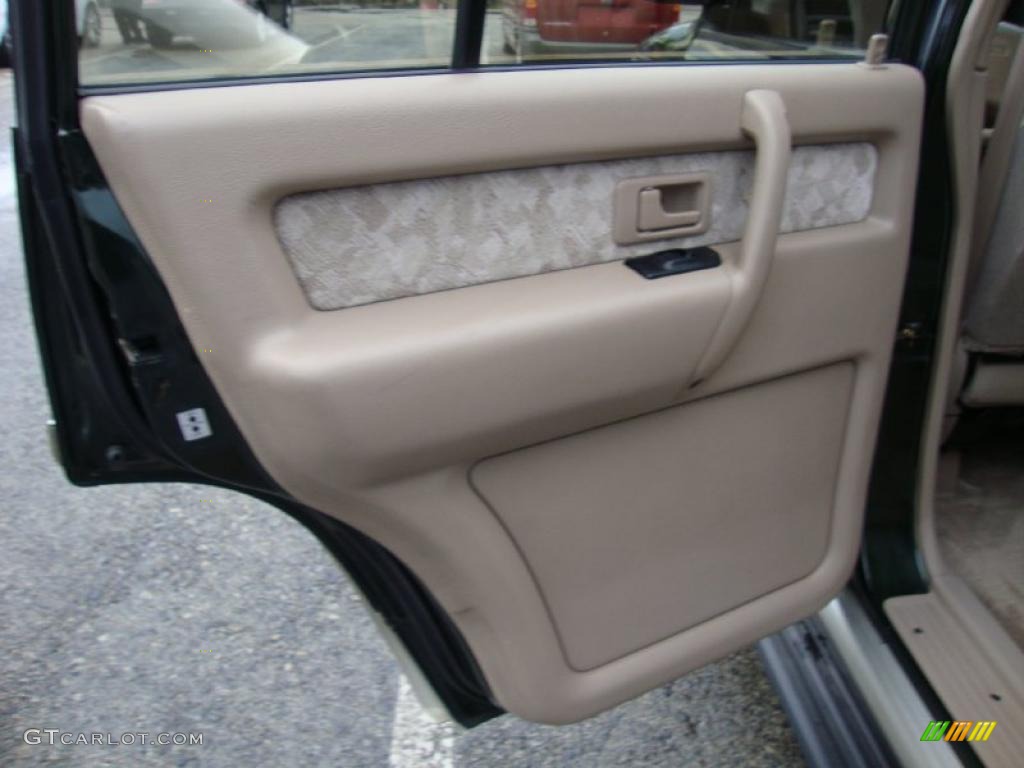 2002 Trooper LS 4x4 - Dragon Green Mica / Beige photo #25