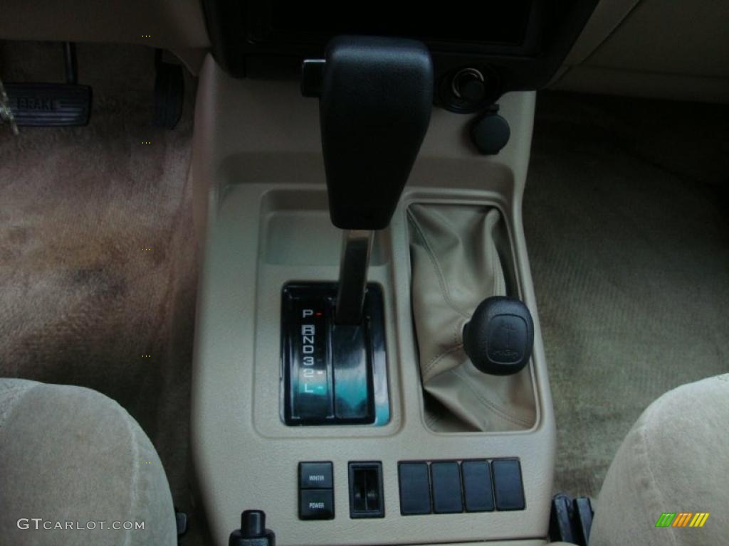 2002 Trooper LS 4x4 - Dragon Green Mica / Beige photo #45