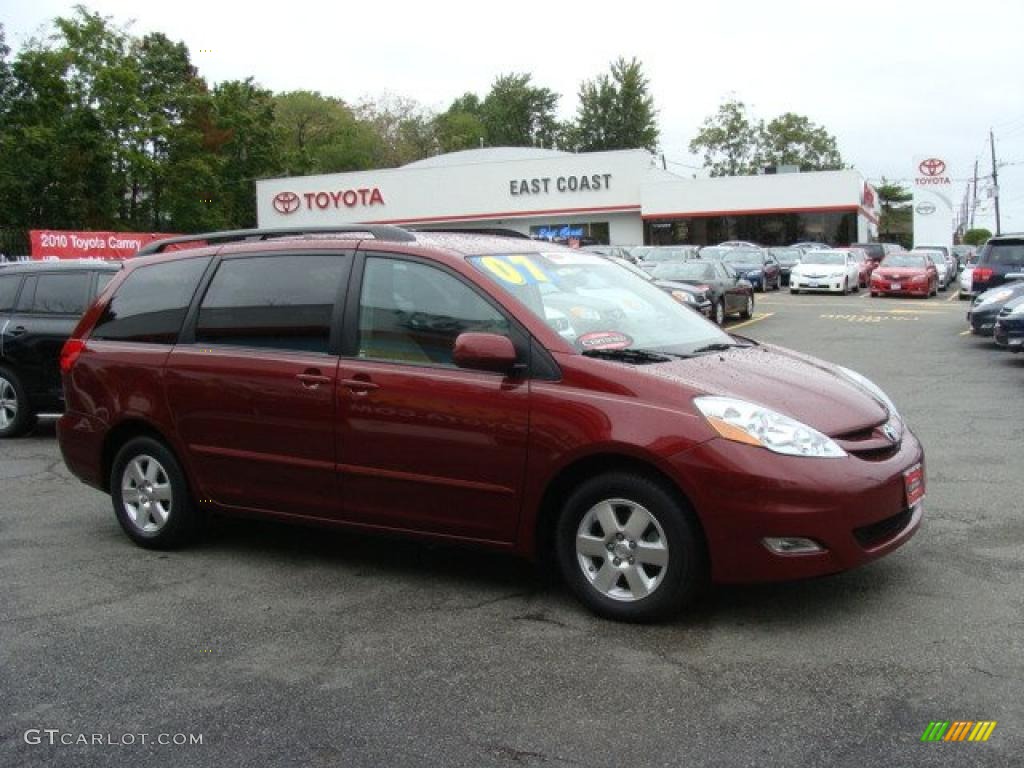 2007 Sienna XLE - Salsa Red Pearl / Taupe photo #1