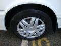 Super White - Camry LE Photo No. 39
