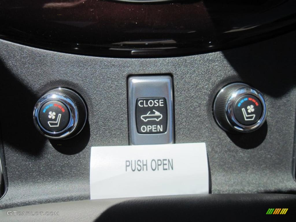 2010 Infiniti G 37 Convertible Controls Photo #37606233