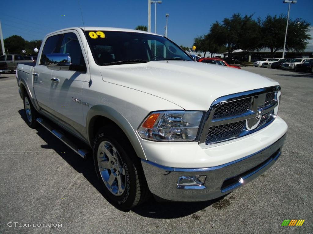 2009 Ram 1500 Laramie Crew Cab - Stone White / Light Pebble Beige/Bark Brown photo #14