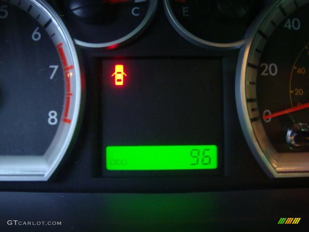 2010 Aveo LT Sedan - Sport Red / Charcoal photo #20