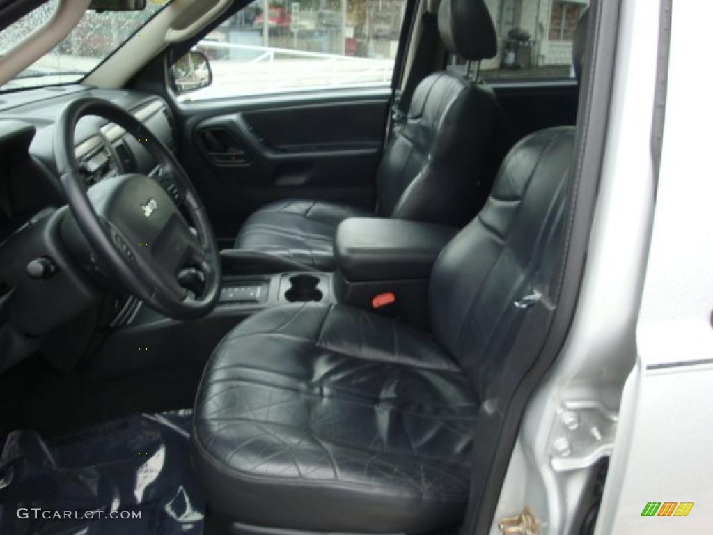 2004 Grand Cherokee Laredo 4x4 - Bright Silver Metallic / Dark Slate Gray photo #18