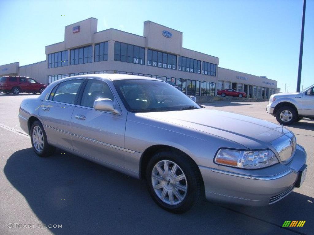 Silver Birch Metallic Lincoln Town Car