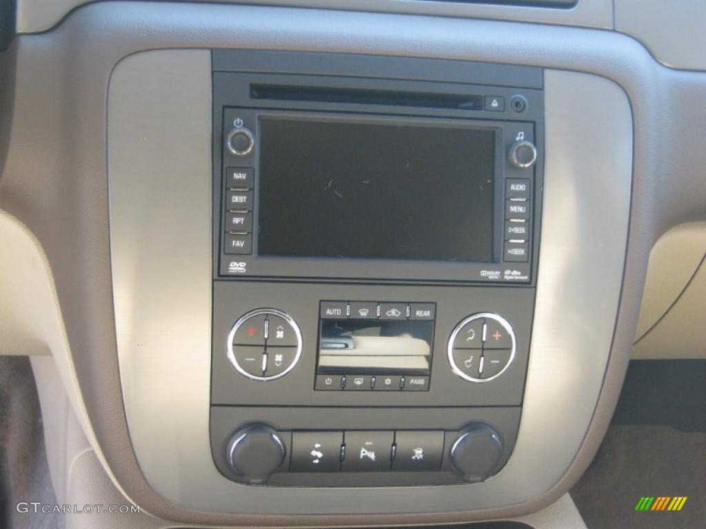 2011 Suburban LT 4x4 - Summit White / Light Cashmere/Dark Cashmere photo #9