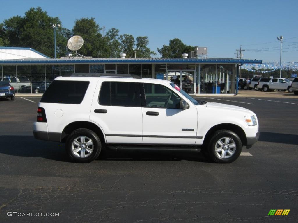 2006 Explorer XLS - Oxford White / Camel photo #6