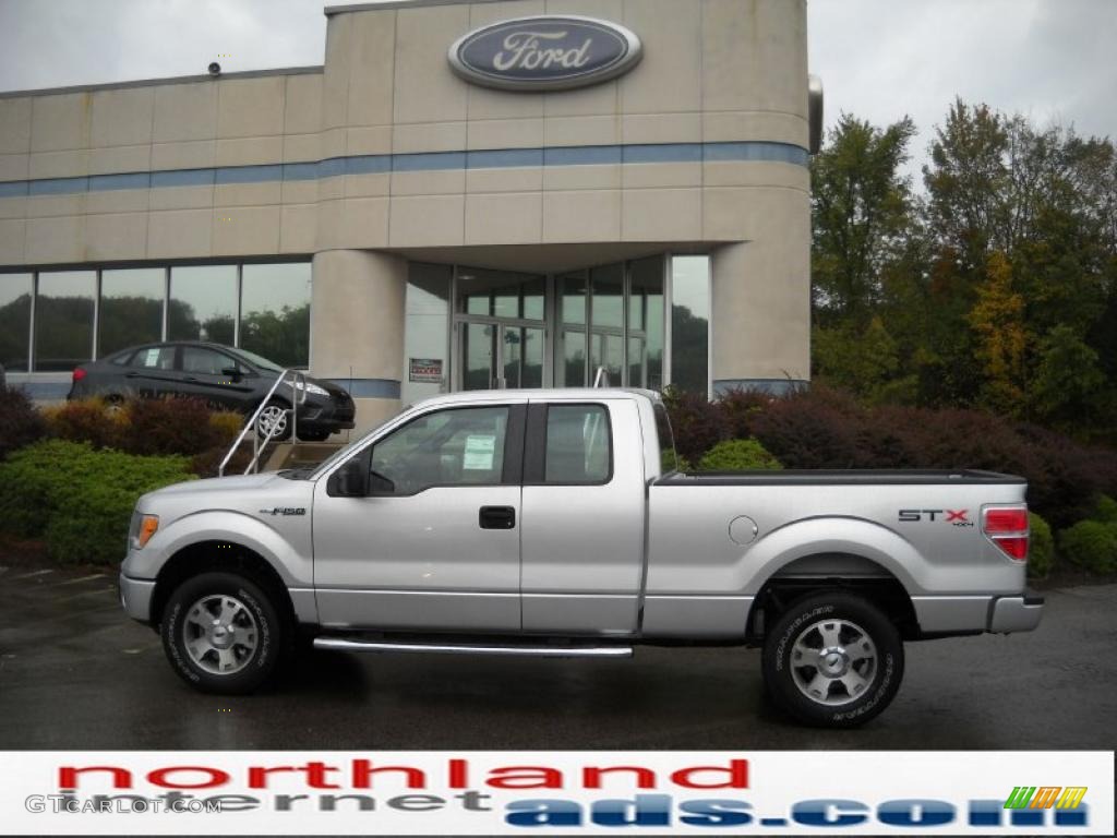 2010 F150 STX SuperCab 4x4 - Ingot Silver Metallic / Medium Stone photo #1