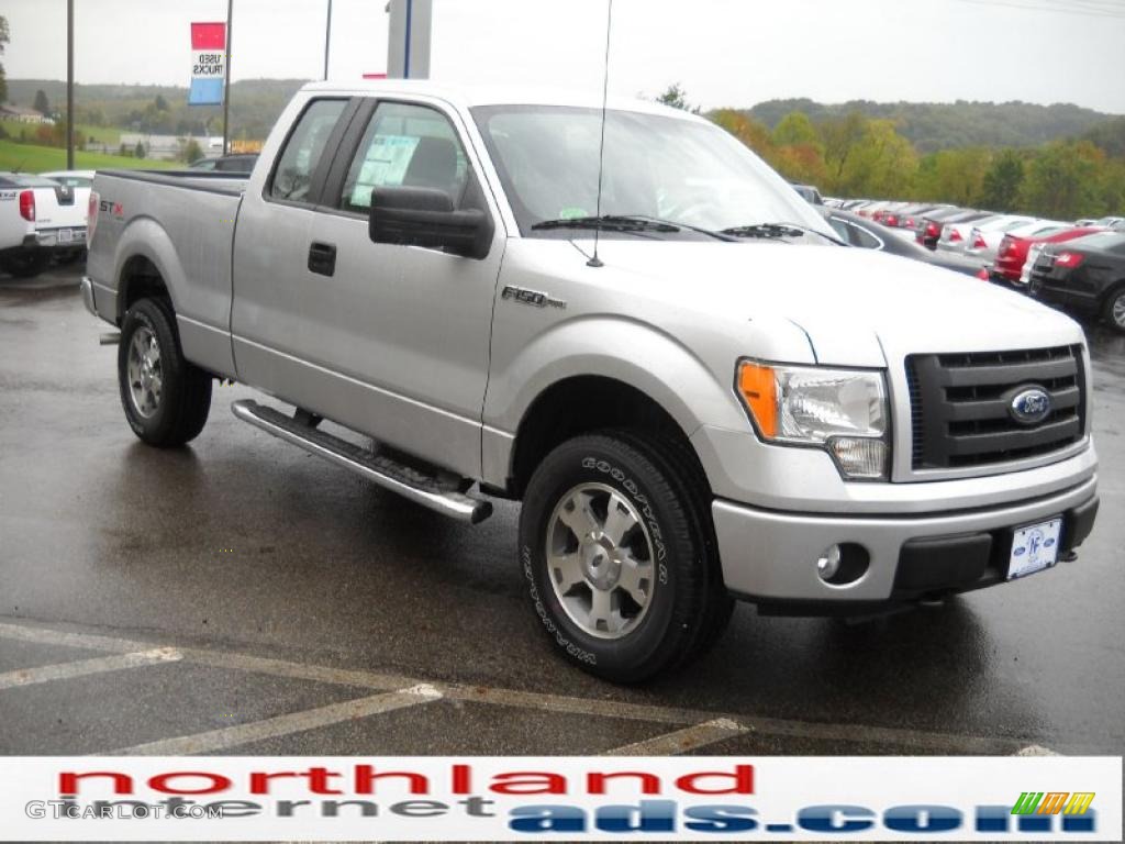 2010 F150 STX SuperCab 4x4 - Ingot Silver Metallic / Medium Stone photo #4