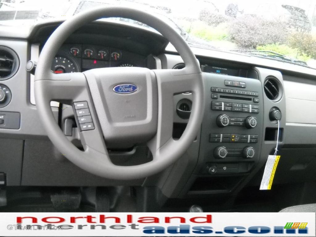 2010 F150 STX SuperCab 4x4 - Ingot Silver Metallic / Medium Stone photo #14