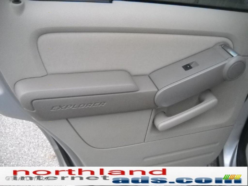 2006 Explorer XLS 4x4 - Silver Birch Metallic / Stone photo #13