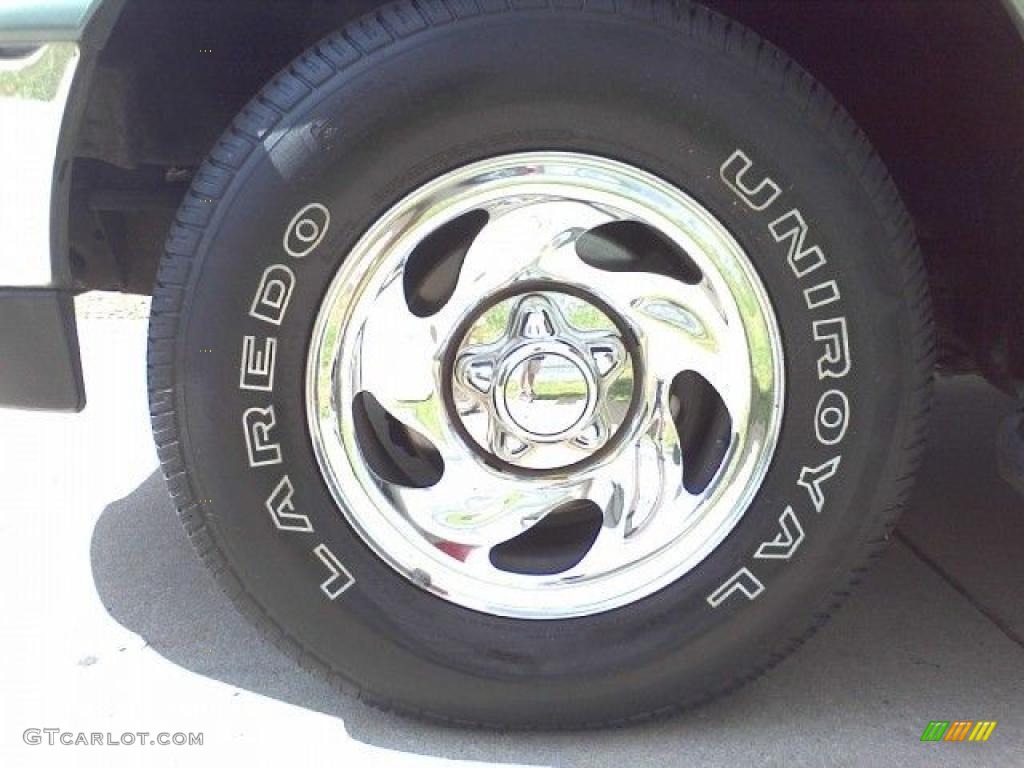 1997 Ford Expedition XLT Wheel Photos