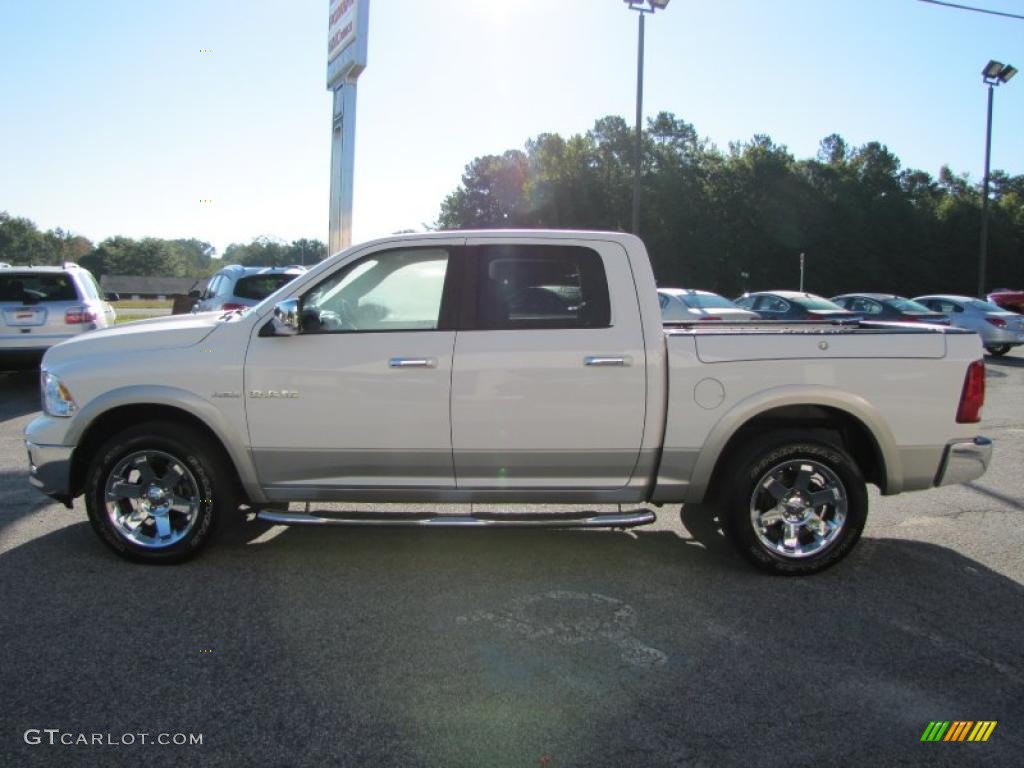 2009 Ram 1500 Laramie Crew Cab 4x4 - Stone White / Light Pebble Beige/Bark Brown photo #4