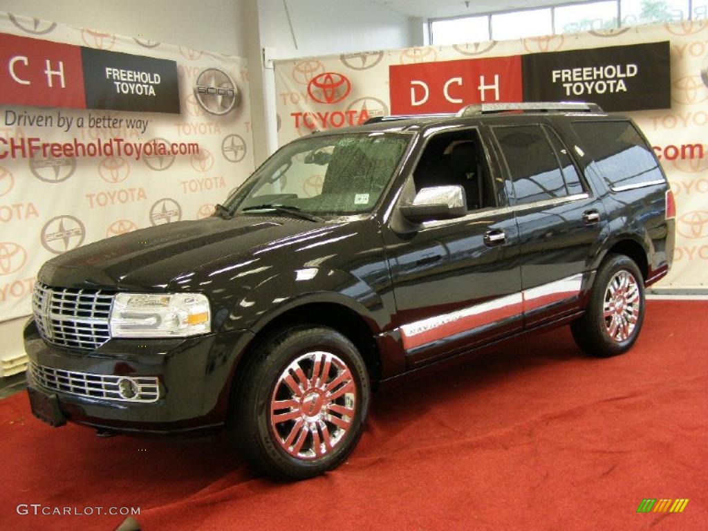 Black Lincoln Navigator