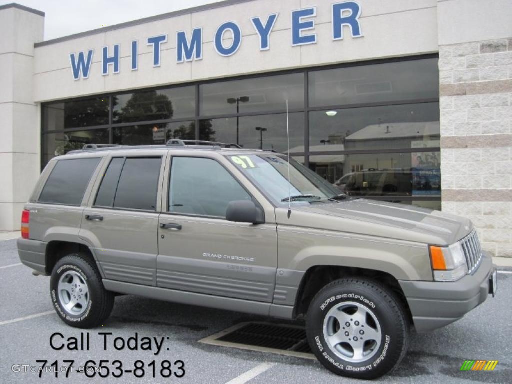 1997 Grand Cherokee Laredo 4x4 - Char Gold Satin Glow / Taupe photo #1