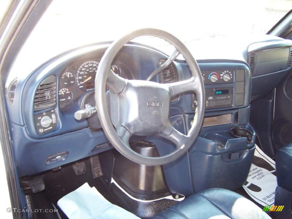 2000 Astro AWD Commercial Van - Ivory White / Blue photo #24