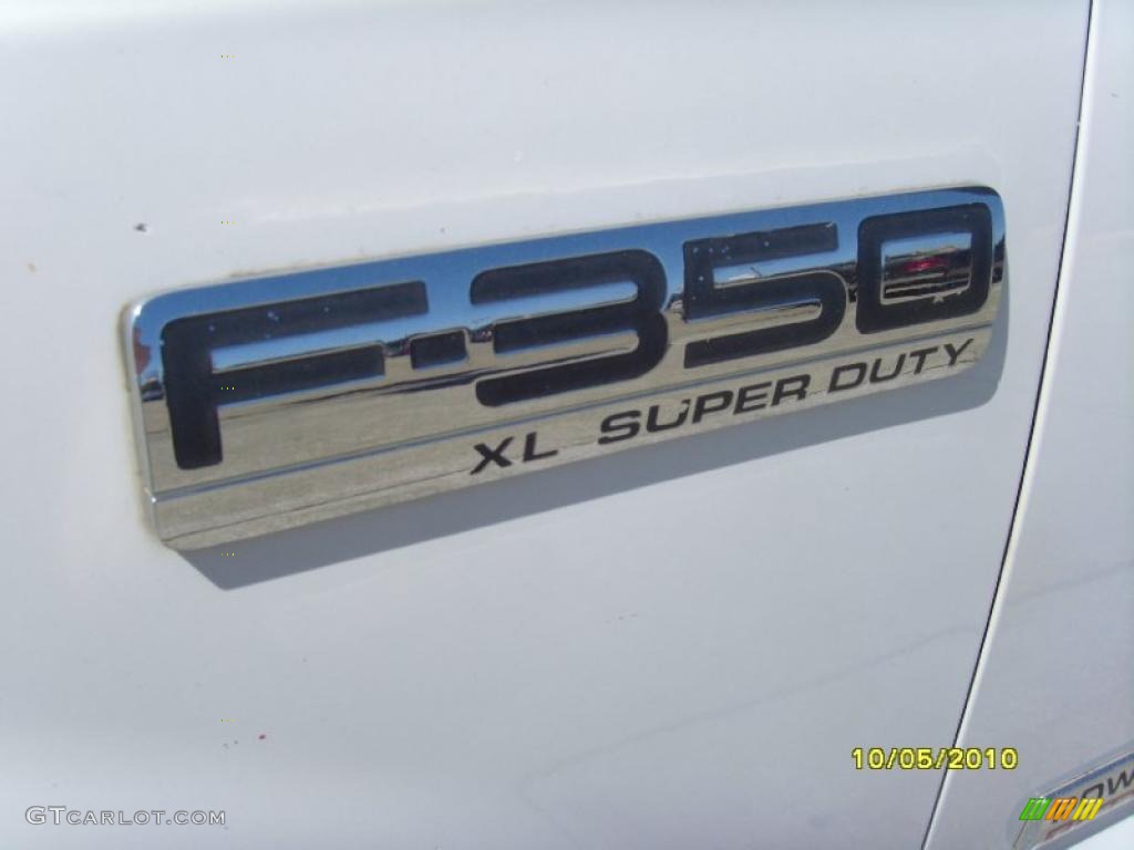 2005 F350 Super Duty XL Crew Cab Dually - Oxford White / Medium Flint photo #2