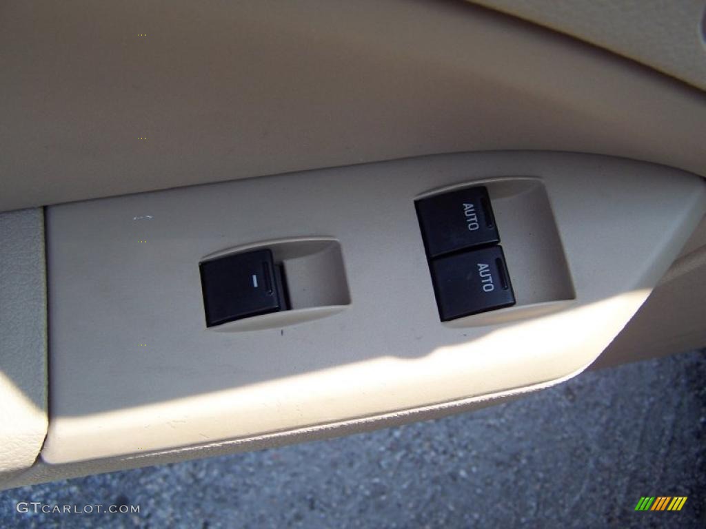 2007 Mustang V6 Deluxe Convertible - Redfire Metallic / Medium Parchment photo #22