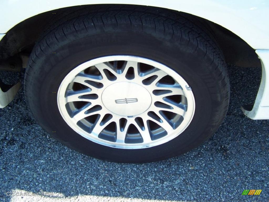 2002 Lincoln Town Car Signature Wheel Photo #37632824
