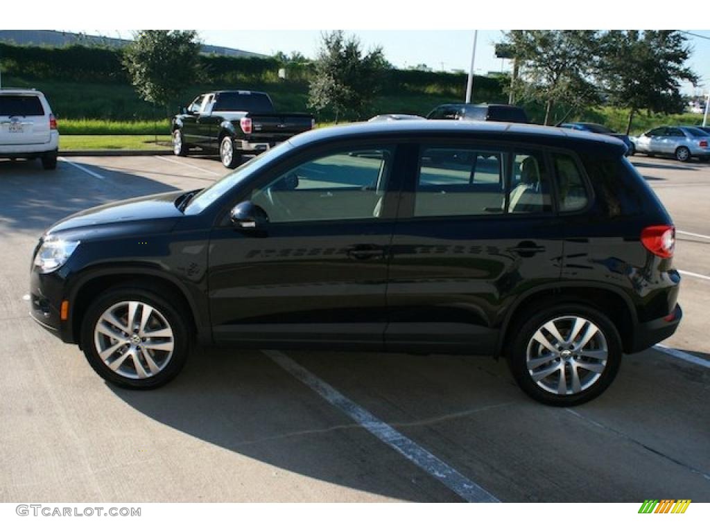 2011 Tiguan S - Deep Black Metallic / Clay Gray photo #4