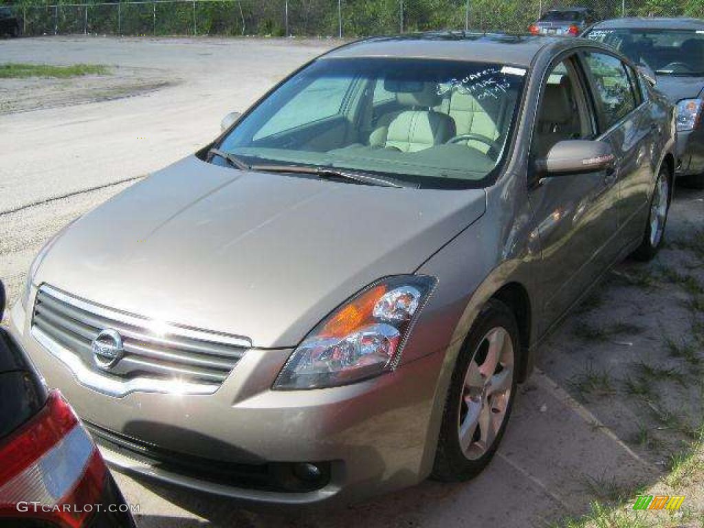 2007 Altima 3.5 SE - Pebble Beach Metallic / Blond photo #1