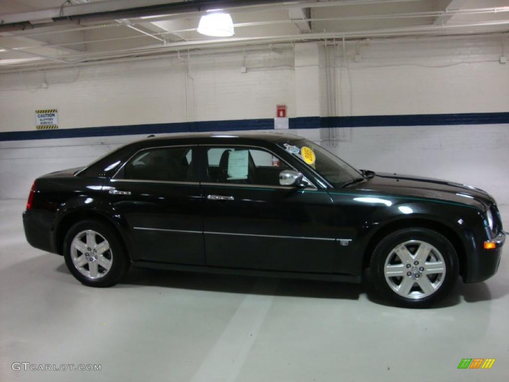 2005 300 C HEMI AWD - Brilliant Black Crystal Pearl / Dark Slate Gray/Medium Slate Gray photo #6