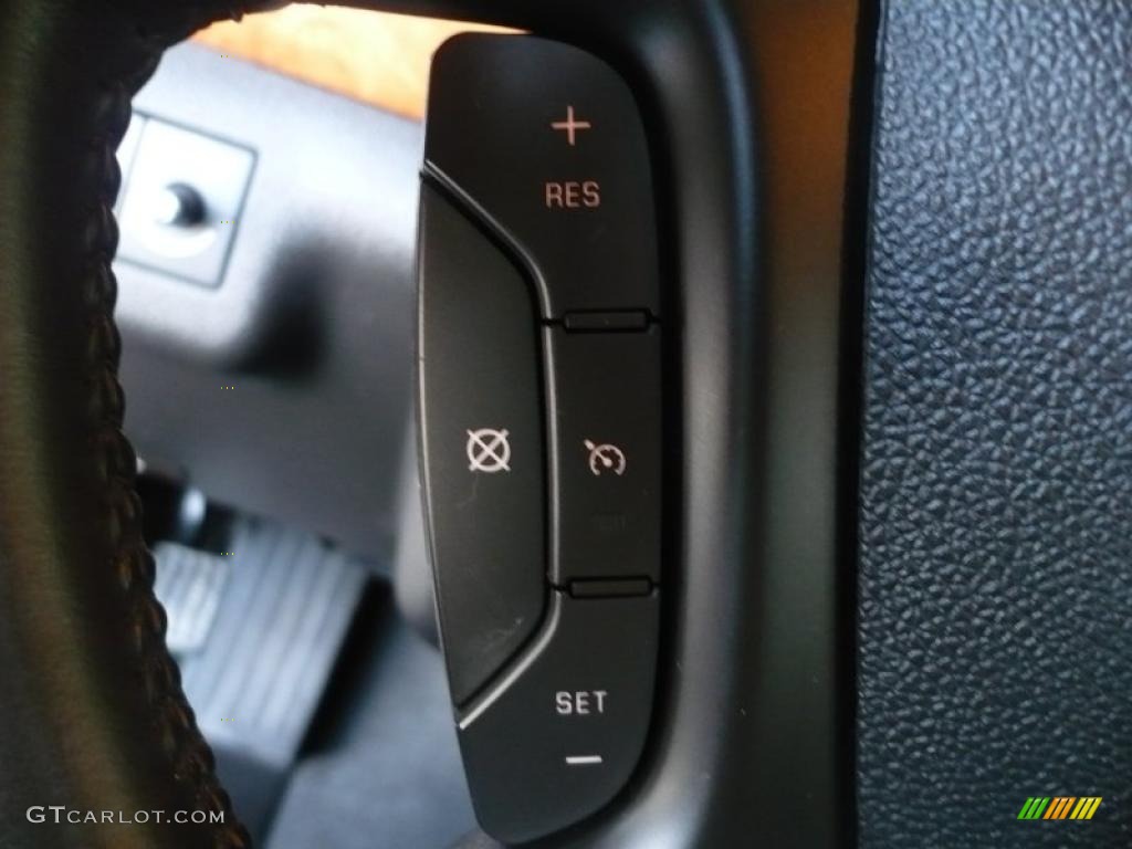 2009 Outlook XR AWD - Garnet Red / Black photo #23