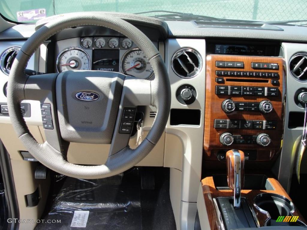 2010 F150 Lariat SuperCrew 4x4 - Dark Blue Pearl Metallic / Tan photo #25