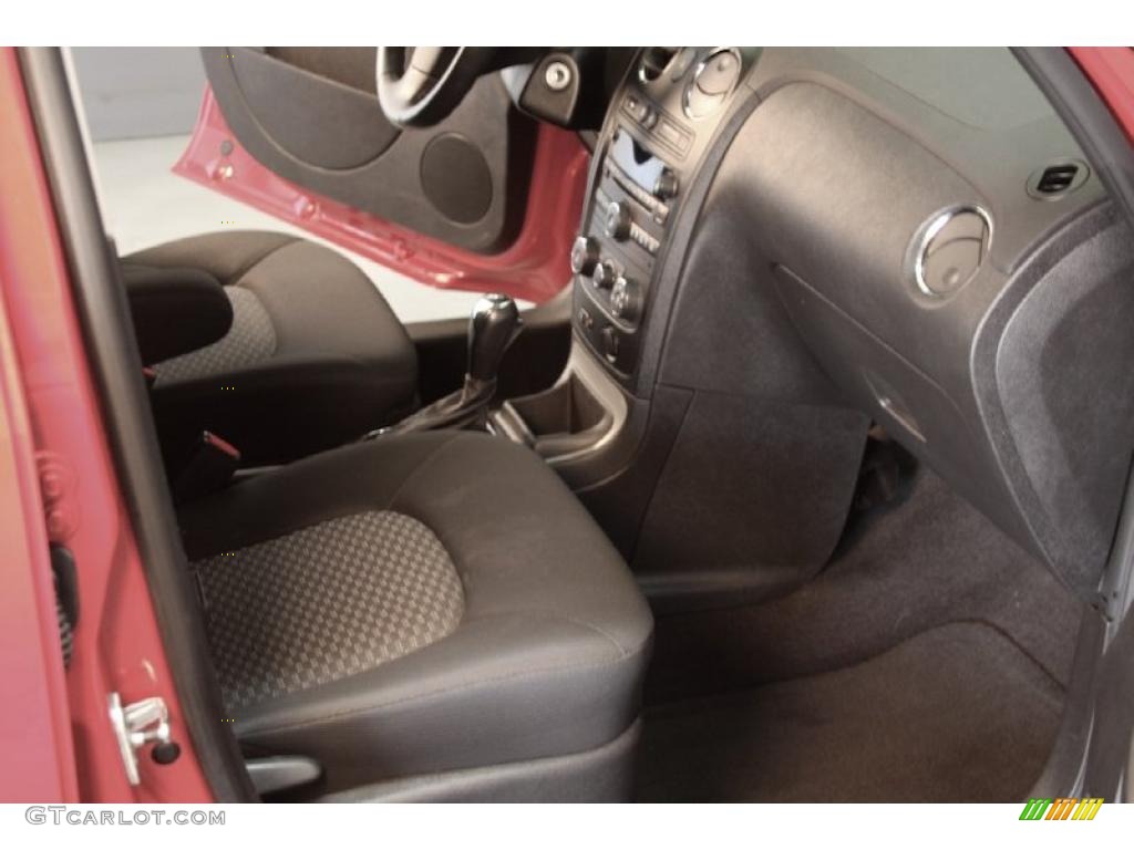 2009 HHR LT - Victory Red / Ebony photo #8