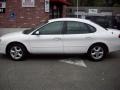 2002 Vibrant White Ford Taurus SES  photo #2